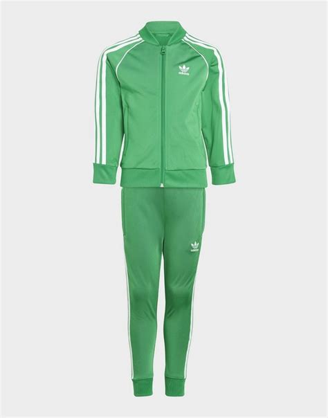 adidas anzug samt grün|adidas Adicolor SST Trainingsanzug .